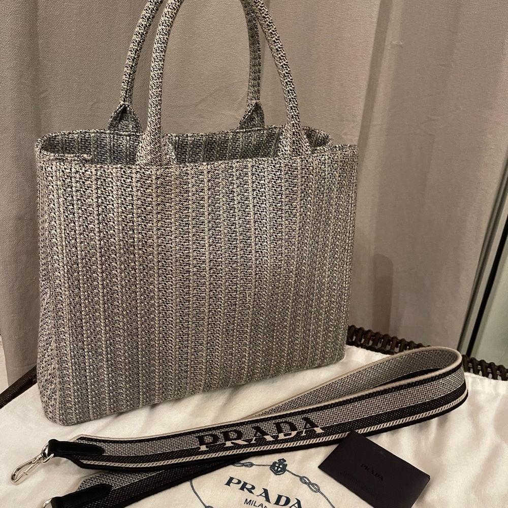 PRADA bag - Picture 3 of 9